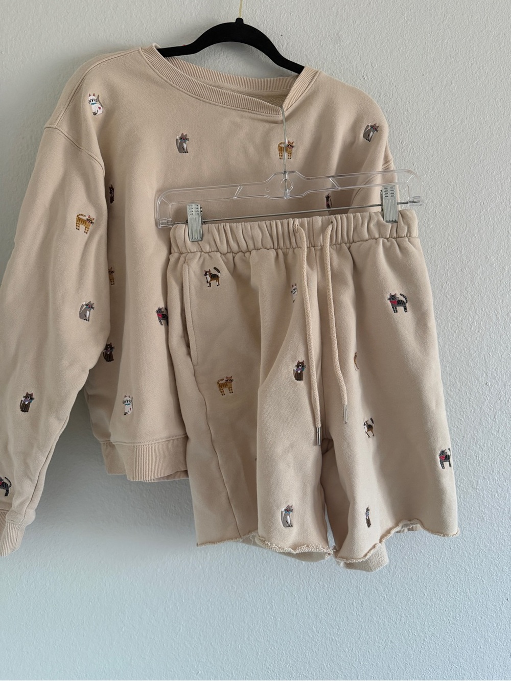 Natural life Beige Cat Animal Embroidered 2pc Fleece Cotton Set